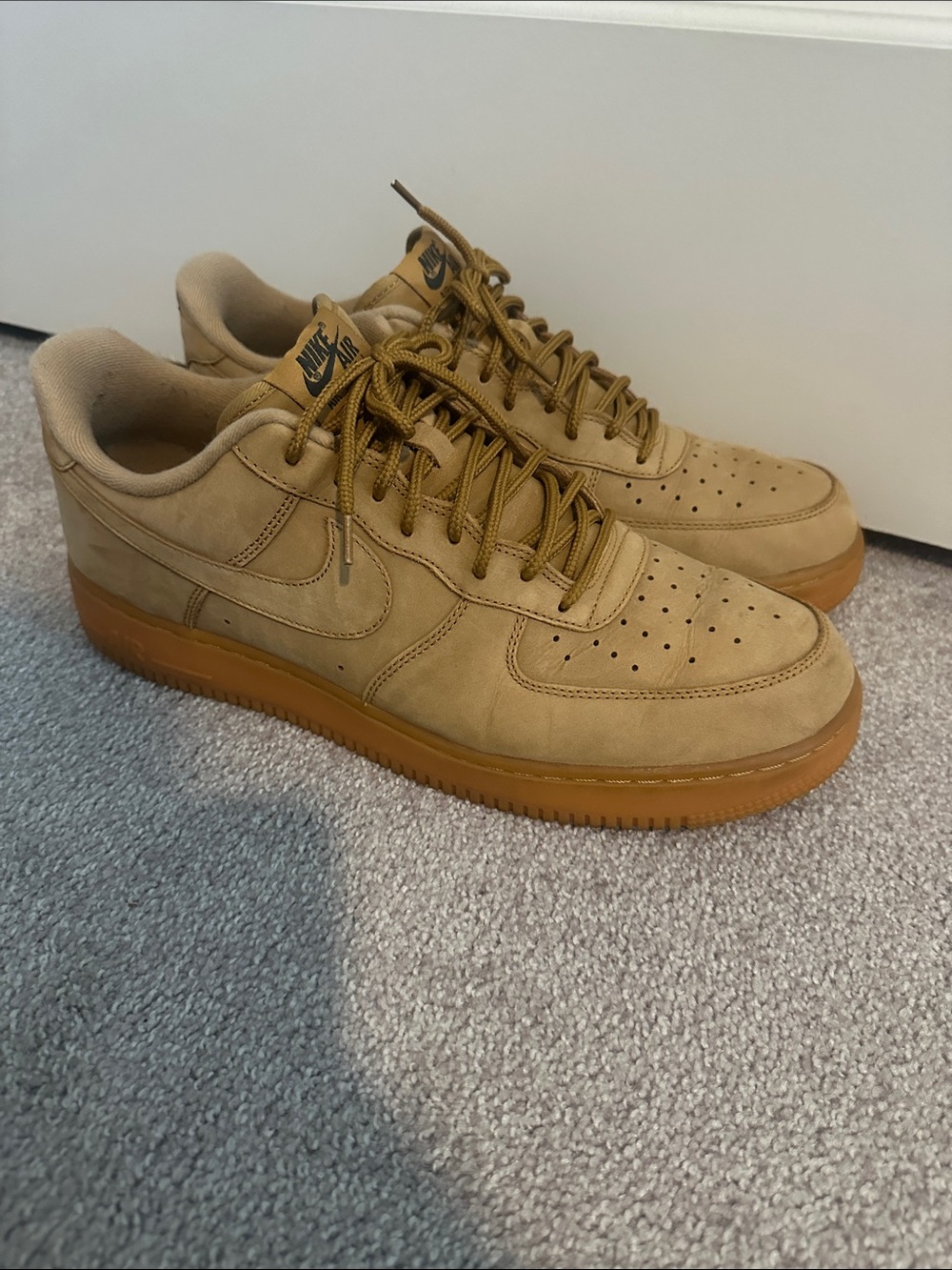 Nike Men’s Low-Top Sneakers in Wheat/Tan